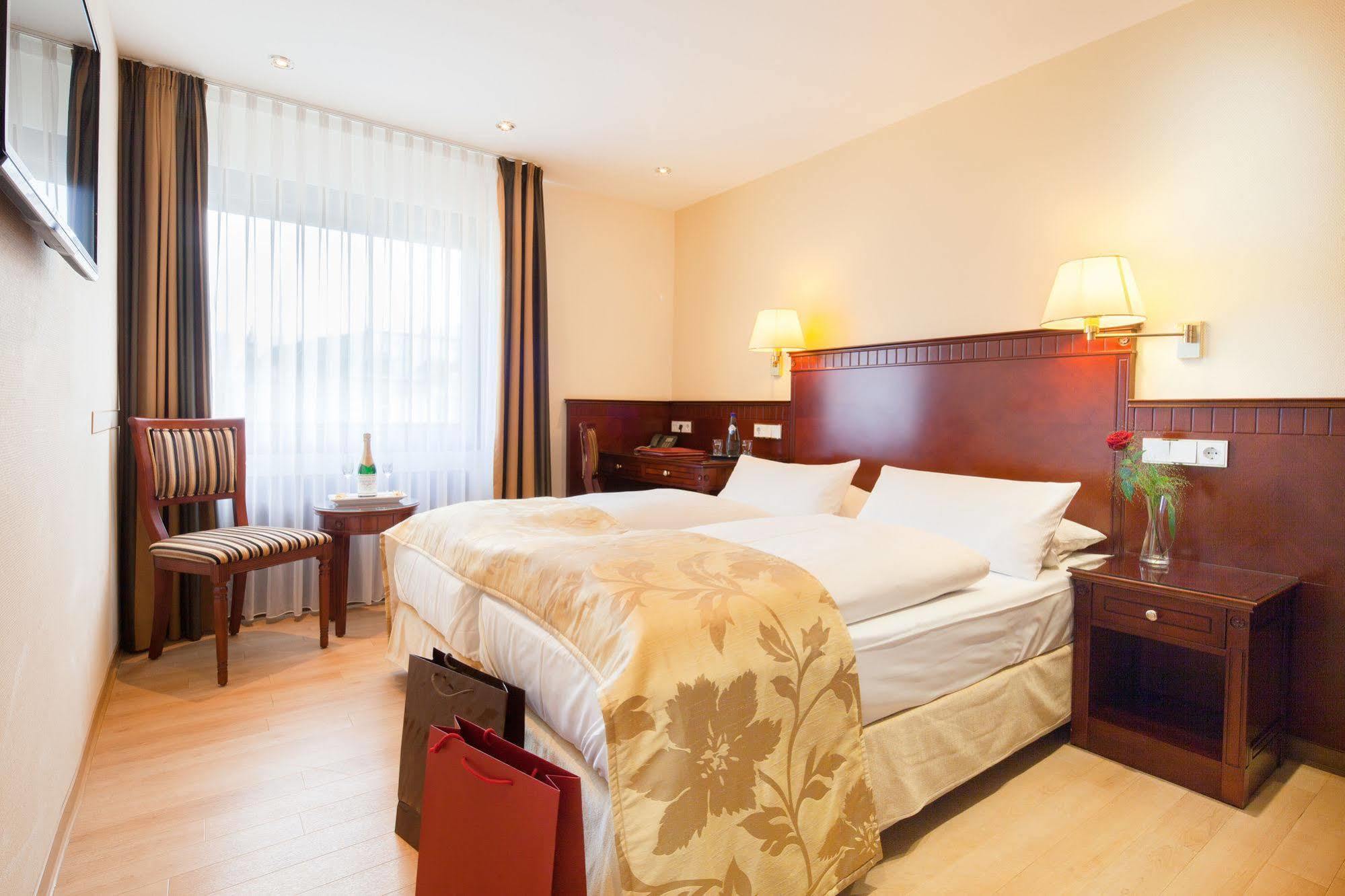 Marburger Hof Hotel Luaran gambar